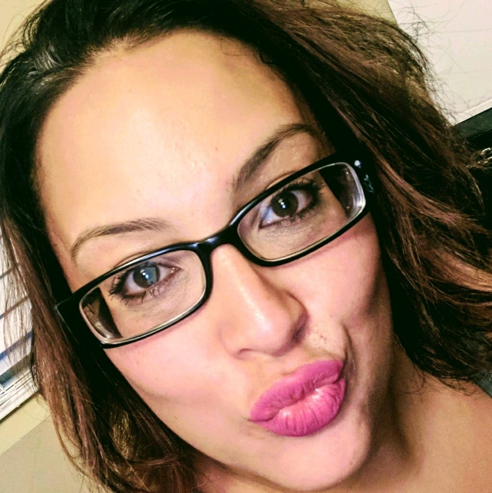 Meet your Posher, Cassandra